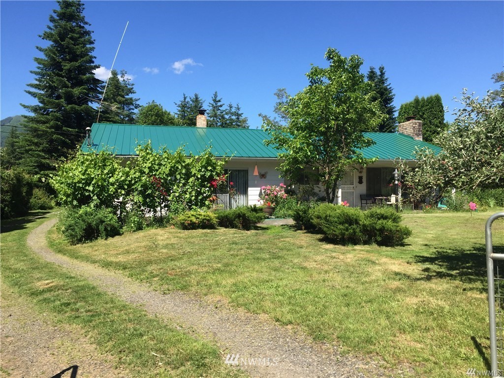3993 Nelson Road Deming, WA 98244 - Photo 3 of 16