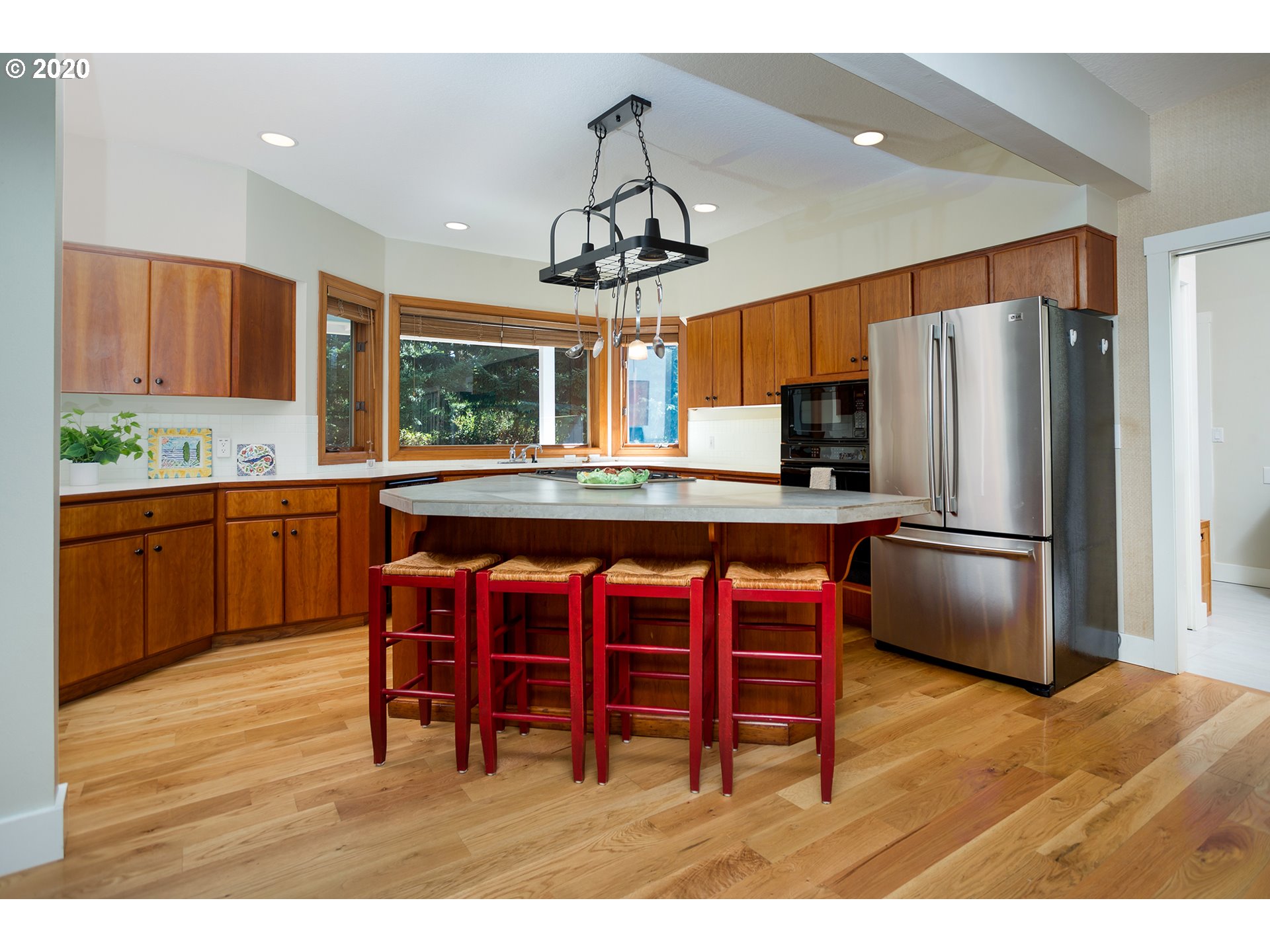 22303 Southwest Bar None Road Tualatin, OR 97062 - Photo 9 of 32 Gallery Image 9