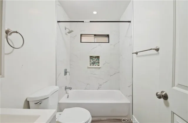 $1,800 | 7431 Kentland Avenue, West Hills, CA 91307