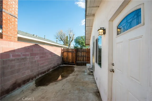 $1,800 | 7431 Kentland Avenue, West Hills, CA 91307