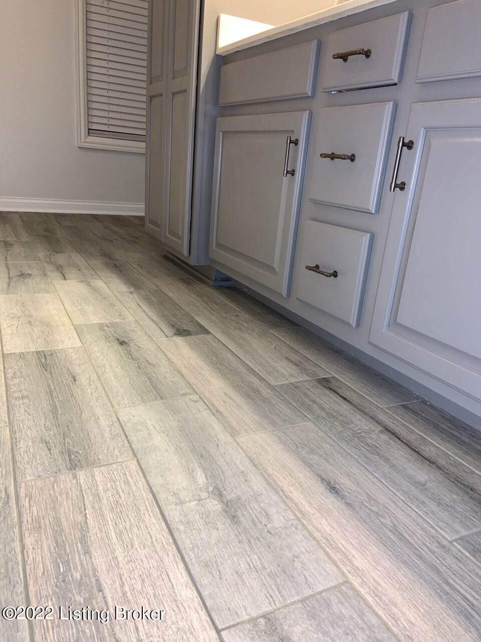 5018 Fox Run Road Buckner, KY 40010 - Photo 13 of 33 Master Bath Flooring
