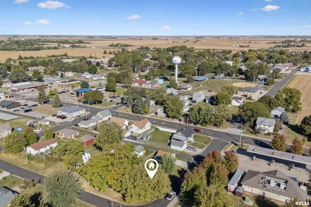 $179,900 | 126 South Genessee Street, Blue Grass, IA 52726