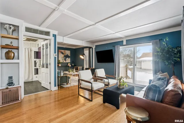 $179,900 | 126 South Genessee Street, Blue Grass, IA 52726