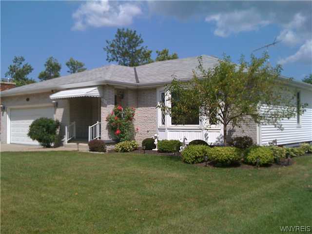 189 North Brier Road Amherst, NY 14228 - Photo 1 of 1 Exterior Front