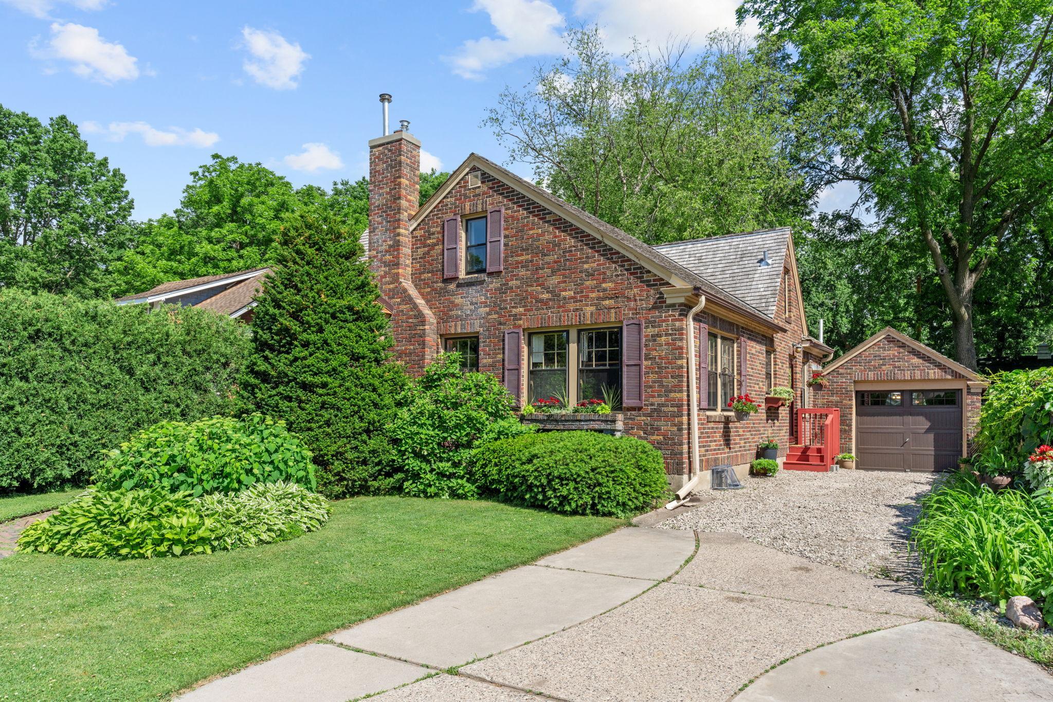825 5th Avenue Southwest Faribault, MN 55021 - Photo 3 of 56
