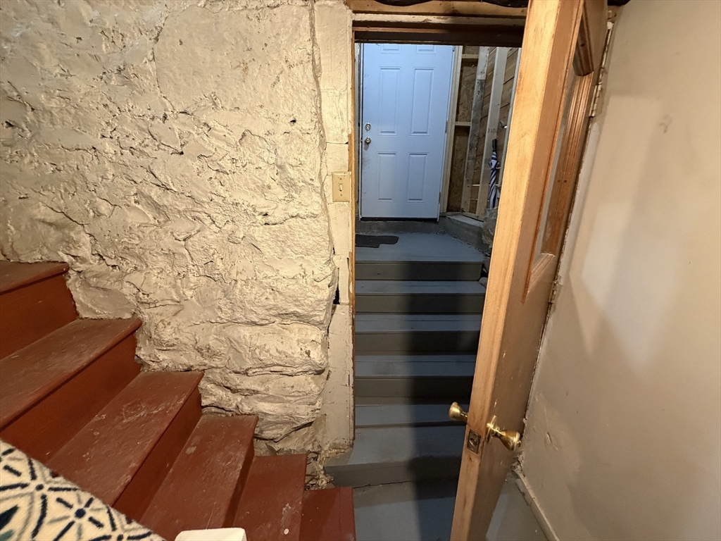 12 Stoneland Road Worcester, MA 01603 - Photo 33 of 39