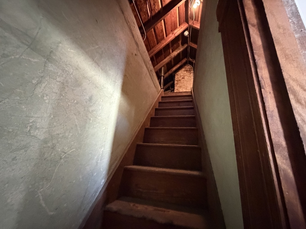 12 Stoneland Road Worcester, MA 01603 - Photo 35 of 39