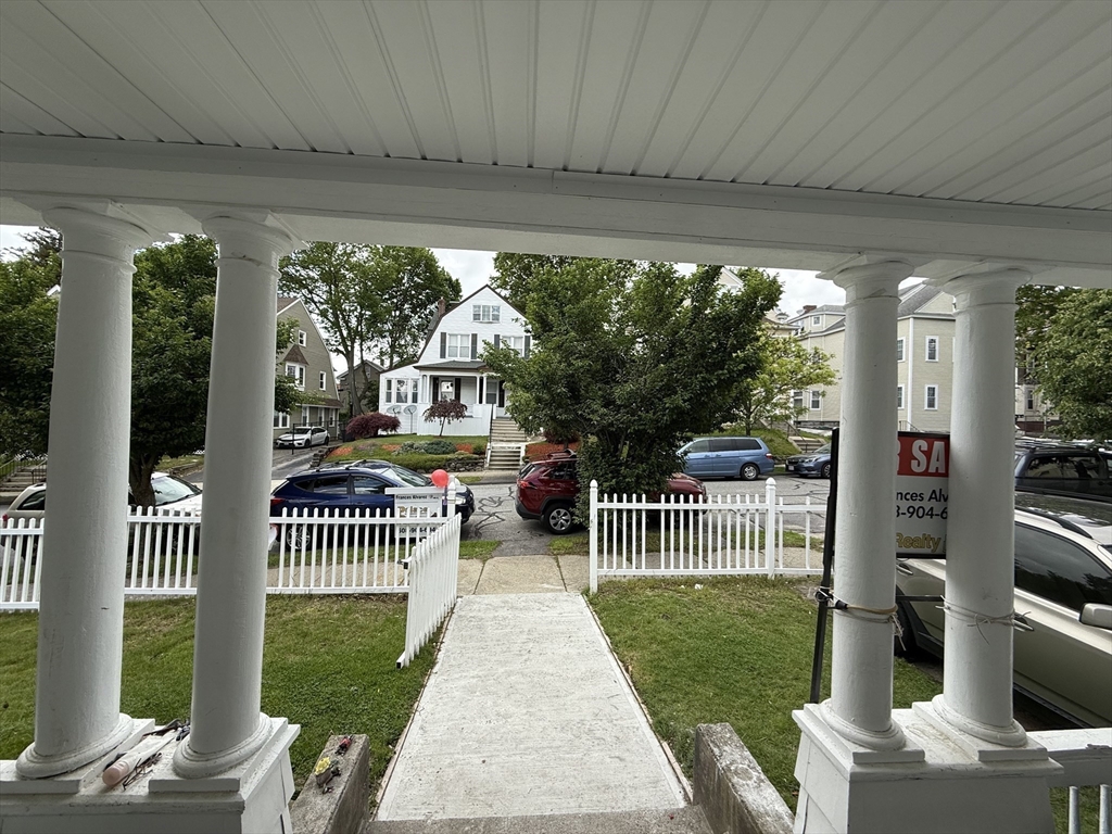 12 Stoneland Road Worcester, MA 01603 - Photo 4 of 39