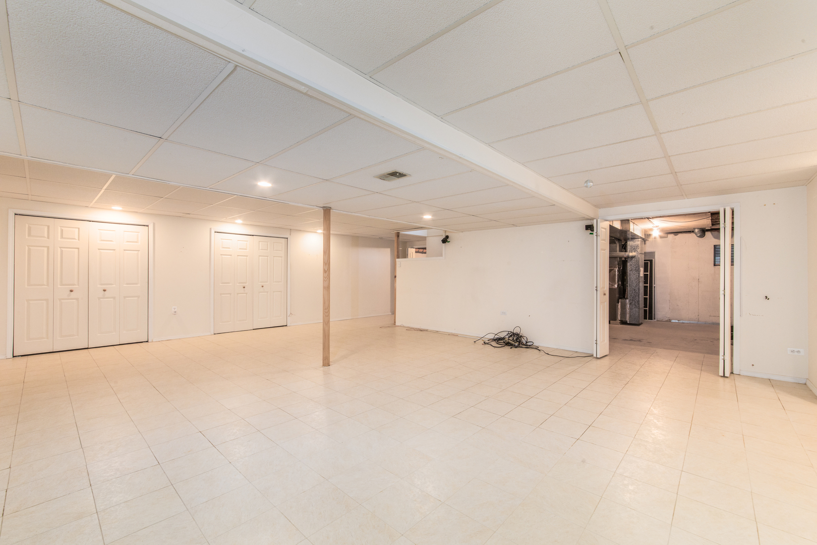 1414 West Talcott Road Park Ridge, IL 60068 - Photo 33 of 41 a view of an empty room