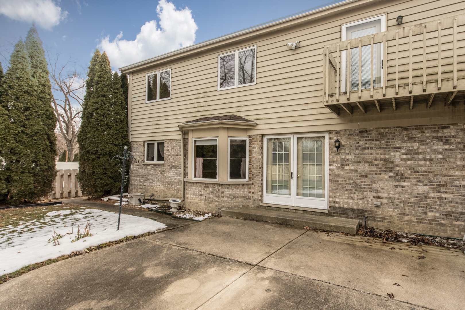 1414 West Talcott Road Park Ridge, IL 60068 - Photo 40 of 41 a front view of a house with a yard