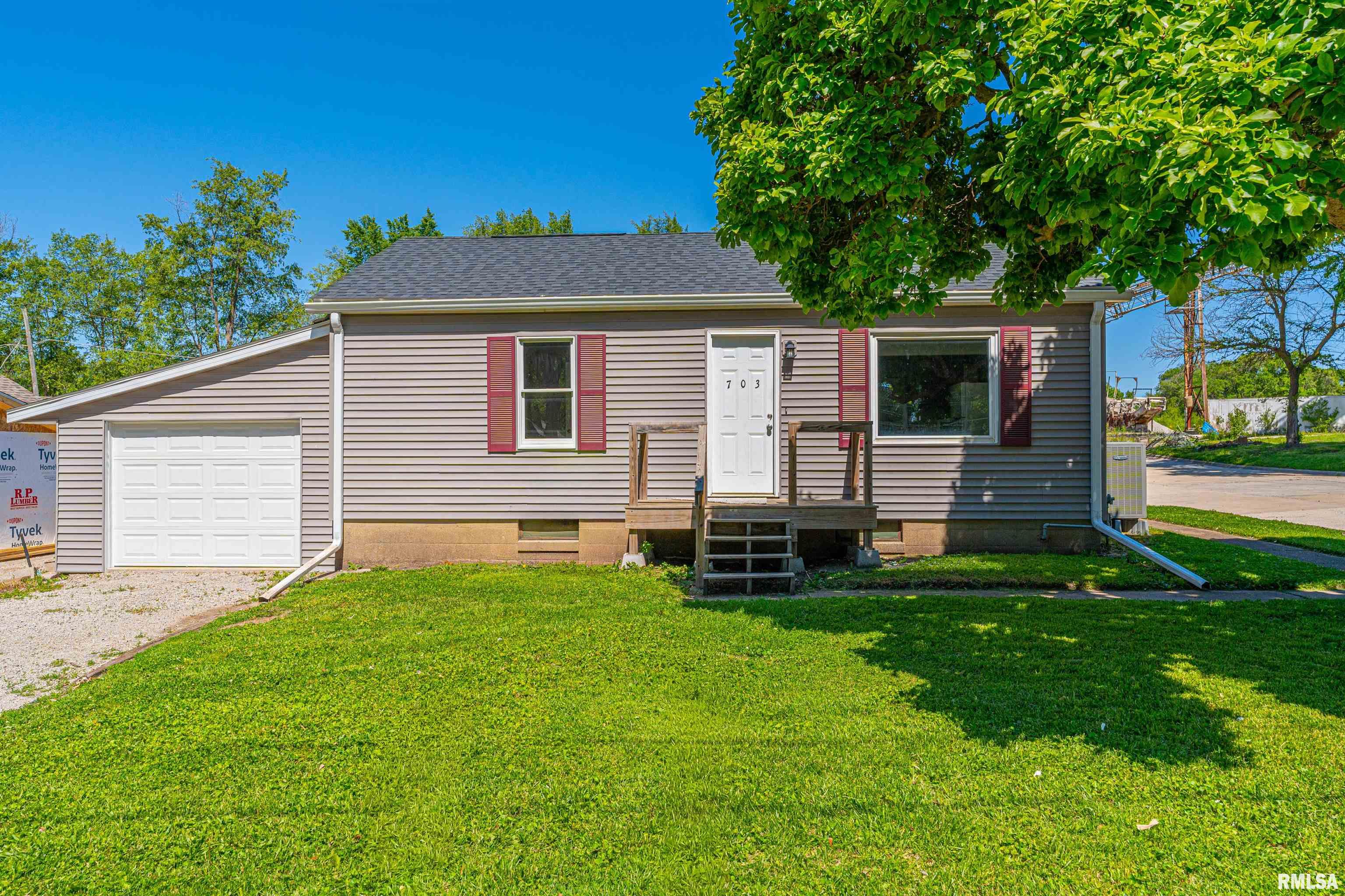 703 South Kickapoo Street Lincoln, IL 62656 - Photo 5 of 42