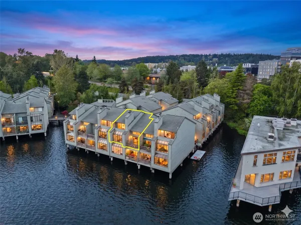 $785,000 | 4 Lake Bellevue Drive, Unit 206, Bellevue, WA 98005