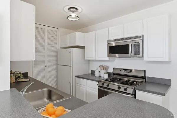 $649,000 | 186 Larkspur Plaza Drive, Larkspur, CA 94939