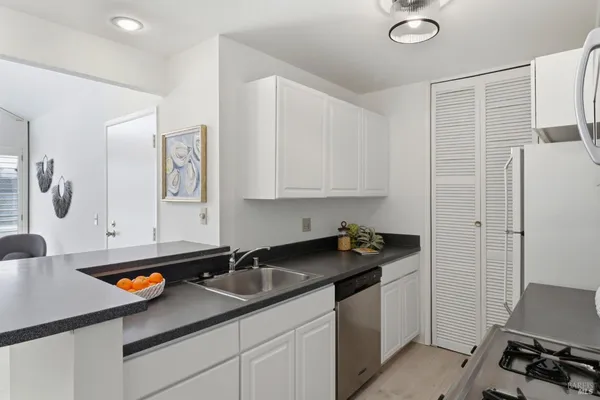 $649,000 | 186 Larkspur Plaza Drive, Larkspur, CA 94939