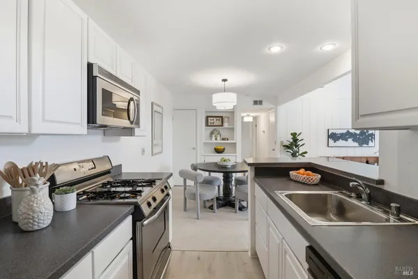 $649,000 | 186 Larkspur Plaza Drive, Larkspur, CA 94939