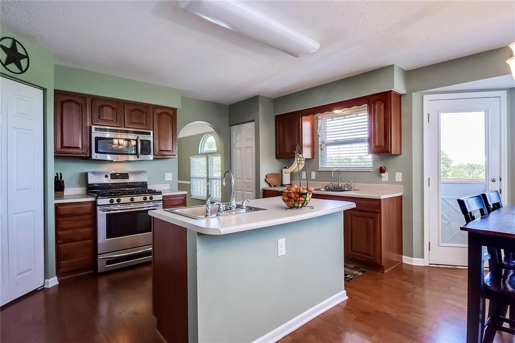 519 Blue Ridge Drive Coraopolis, PA 15108 - Photo 6 of 25 Gallery Image 6