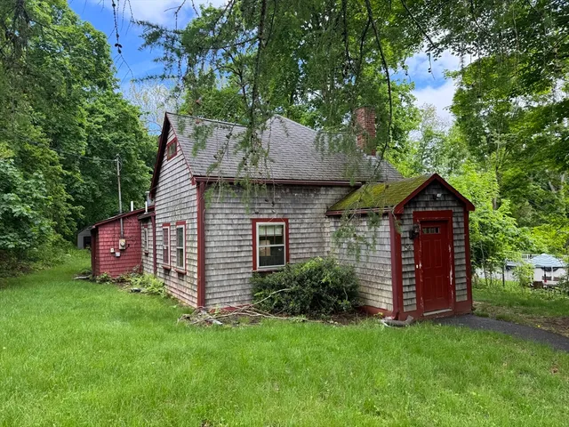 $260,000 | 54 Plymouth Street, East Bridgewater, MA 02333