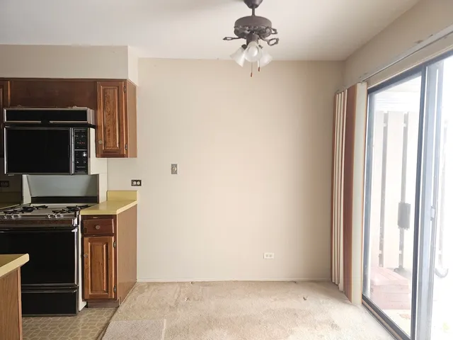 $225,000 | 1007 Cleveland Court, Vernon Hills, IL 60061