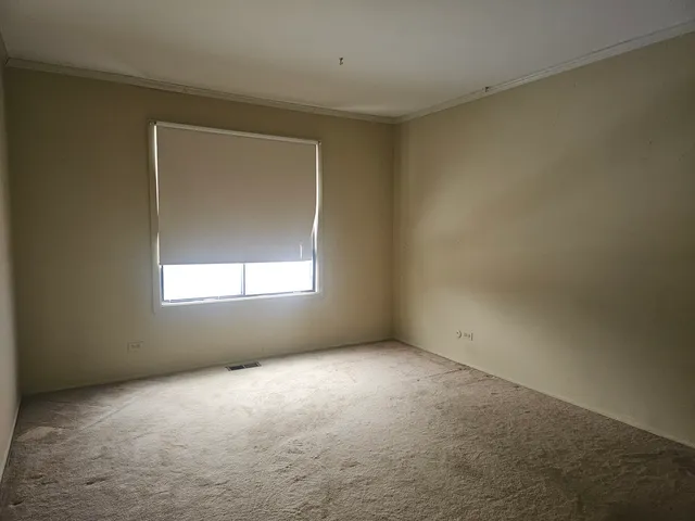 $225,000 | 1007 Cleveland Court, Vernon Hills, IL 60061