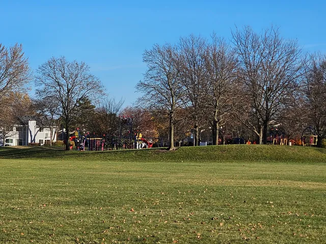 $225,000 | 1007 Cleveland Court, Vernon Hills, IL 60061