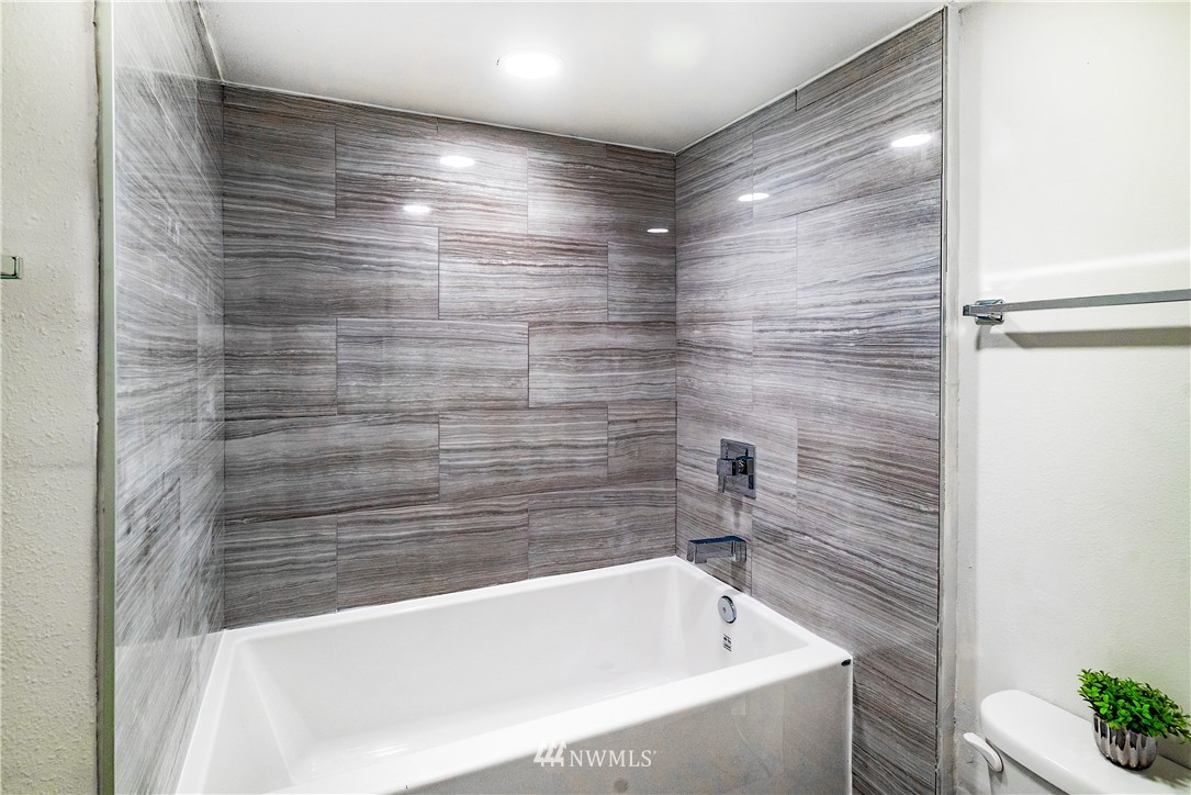 1 North Stadium Way, Unit 2 Tacoma, WA 98403 - Photo 18 of 25