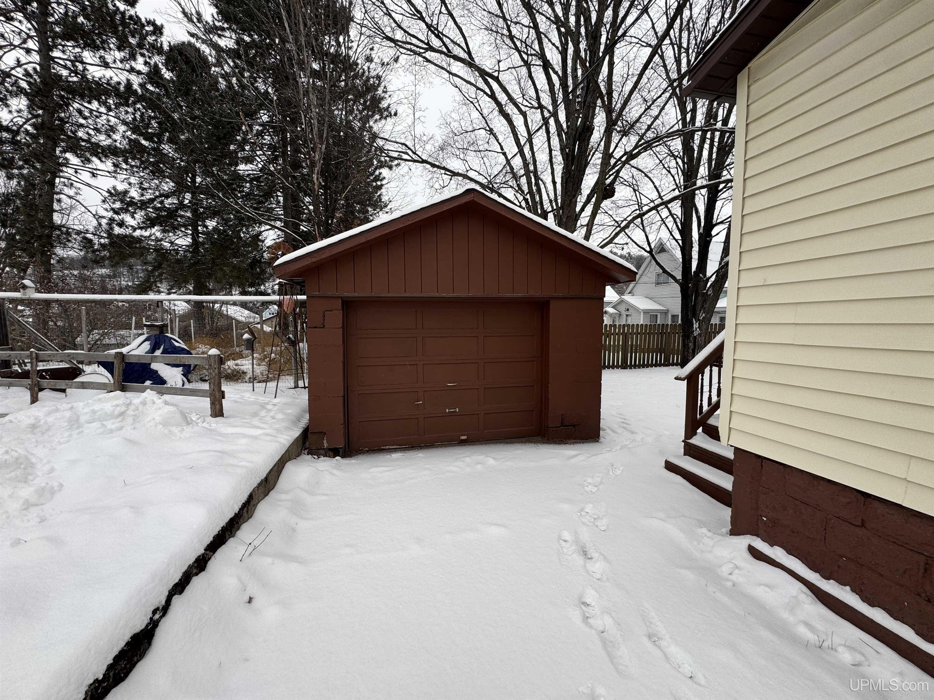 1857 Ledge Street Niagara, WI 54151 - Photo 27 of 31