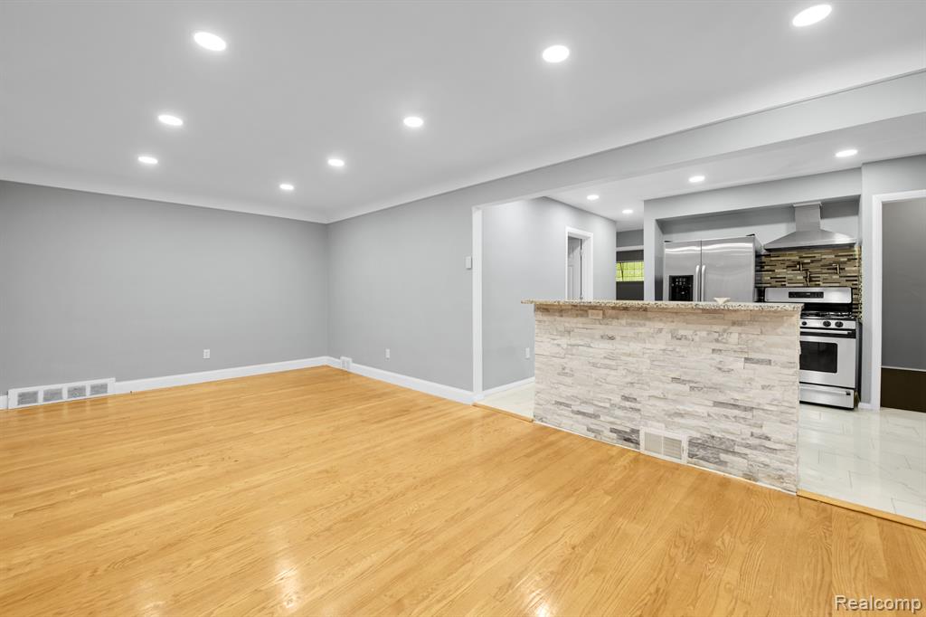 15760 Greenfield Road Detroit, MI 48227 - Photo 11 of 29