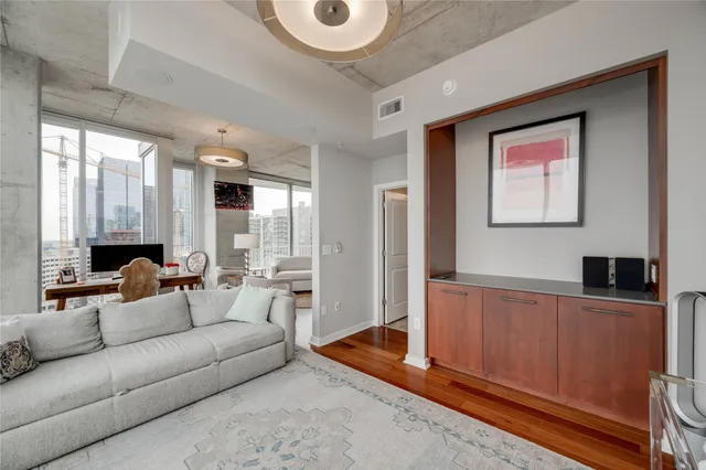 $3,750 | 360 Nueces Street, Unit 1517, Austin, TX 78701