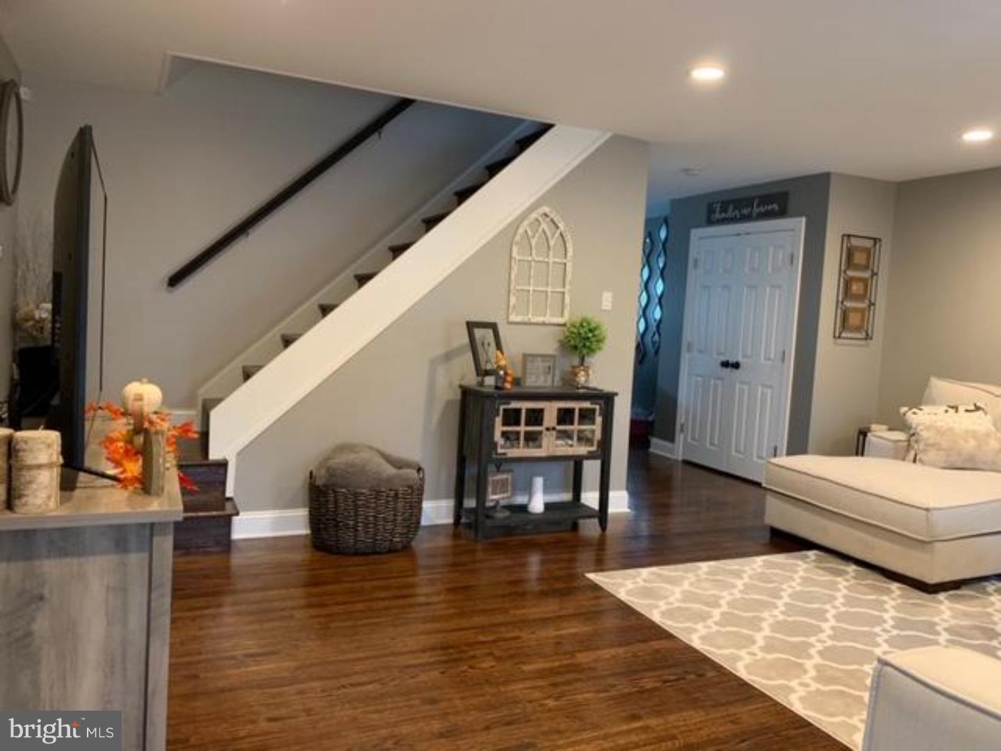 12707 Kenny Road Philadelphia, PA 19154 - Photo 2 of 23 Gallery Image 2