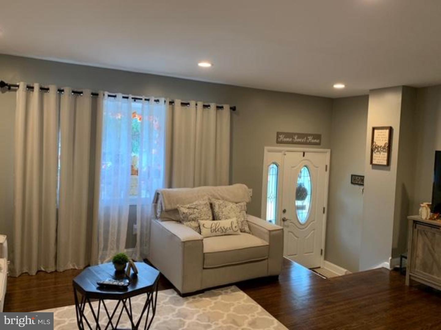 12707 Kenny Road Philadelphia, PA 19154 - Photo 6 of 23 Gallery Image 6