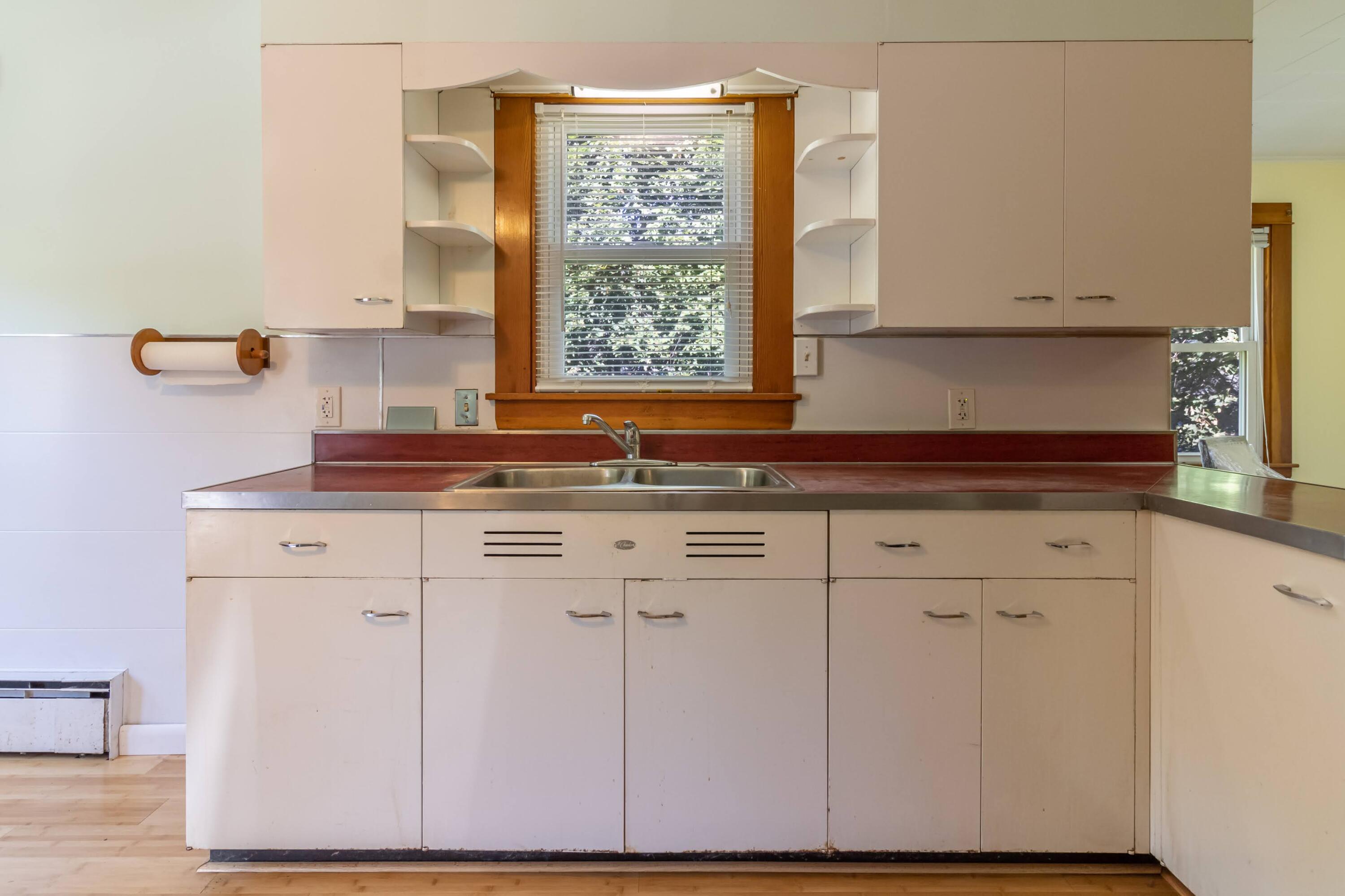 201 Main Road South Hampden, ME 04444 - Photo 8 of 29 201 Main Rd S Interiors-4