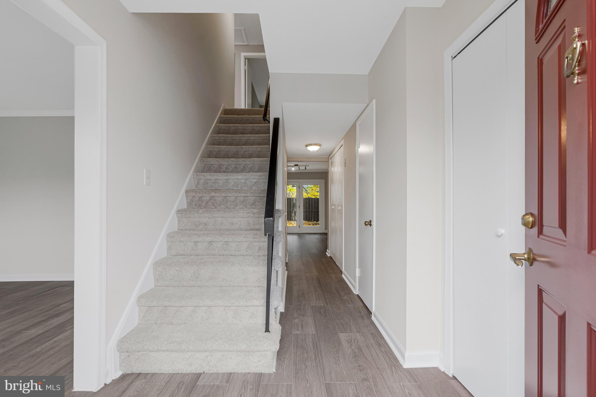 203 Greenfield Court Sterling, VA 20164 - Photo 4 of 48