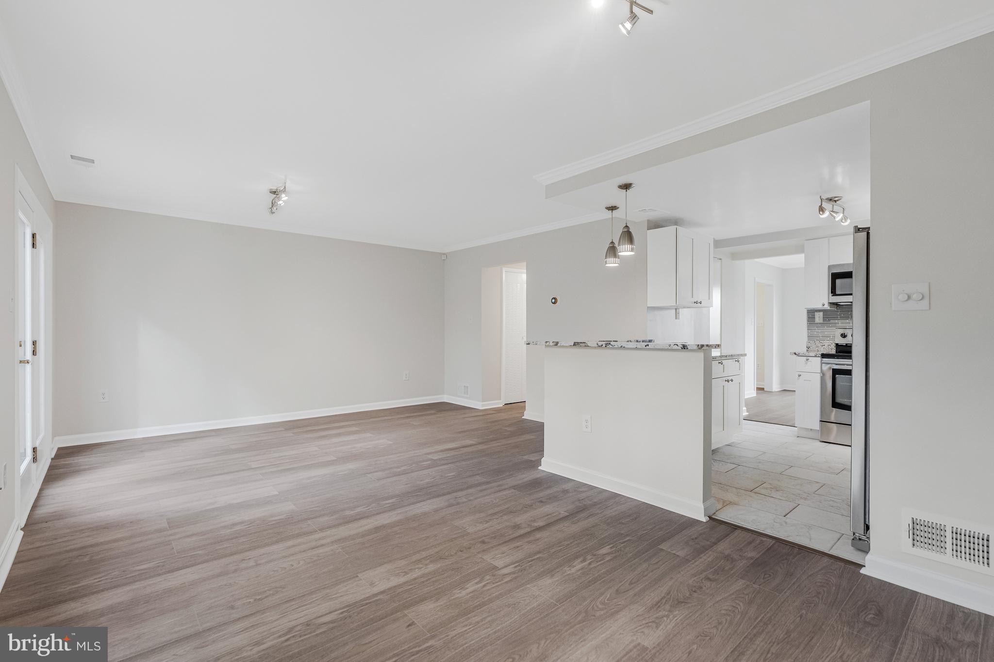 203 Greenfield Court Sterling, VA 20164 - Photo 10 of 48