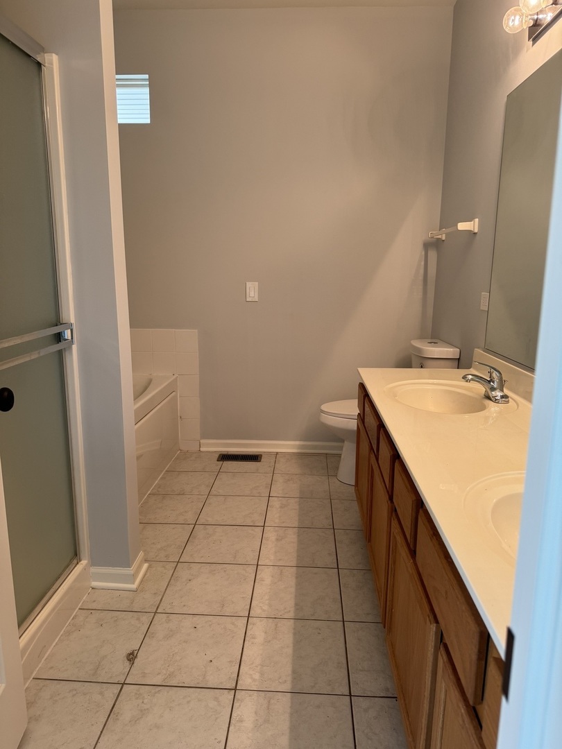726 Pentwater Road Romeoville, IL 60446 - Photo 12 of 66 Gallery Image 12