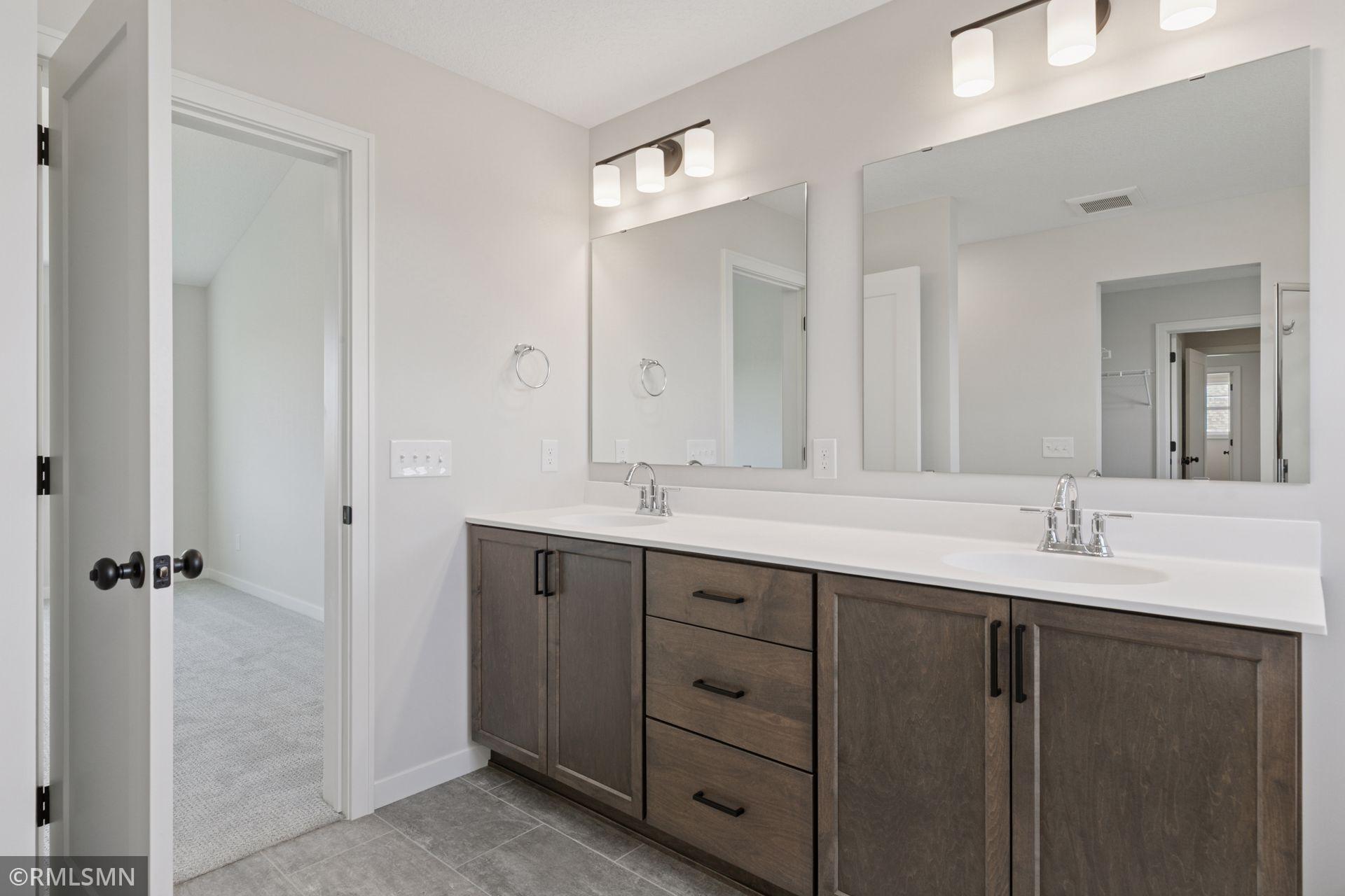 10115 Blackmoor Road Woodbury, MN 55129 - Photo 25 of 42