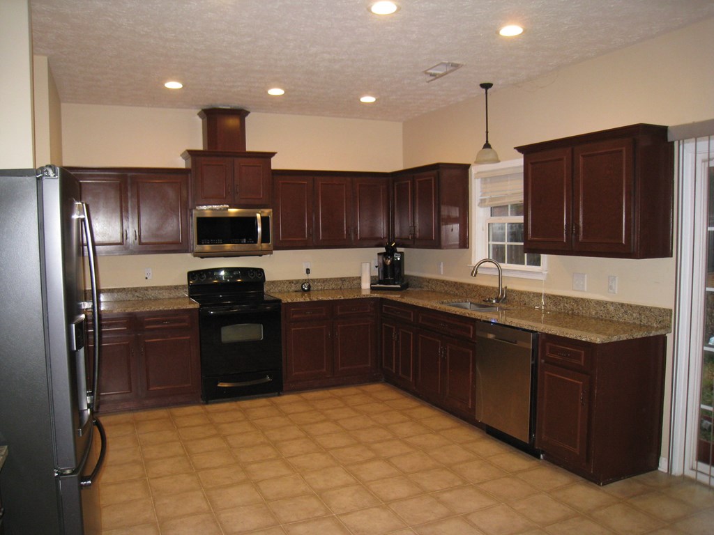 1278 Freedom Ridge Drive Columbus, GA 31907 - Photo 12 of 36 KITCHEN