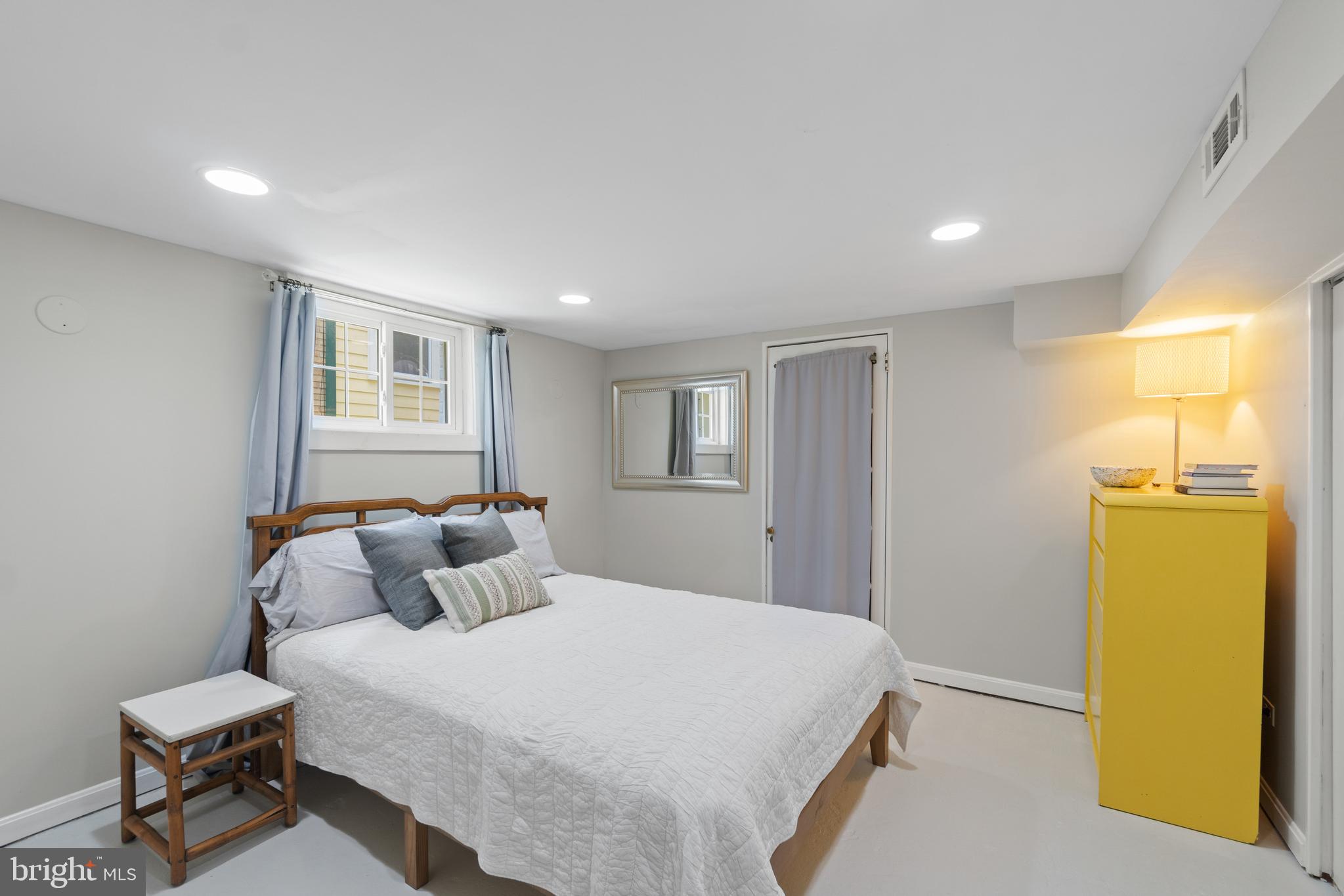 819 Aspen Street Northwest Washington, DC 20012 - Photo 28 of 33 Bedroom 4