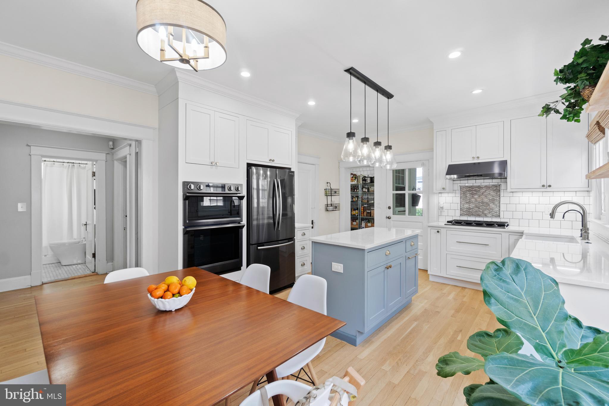 819 Aspen Street Northwest Washington, DC 20012 - Photo 5 of 33