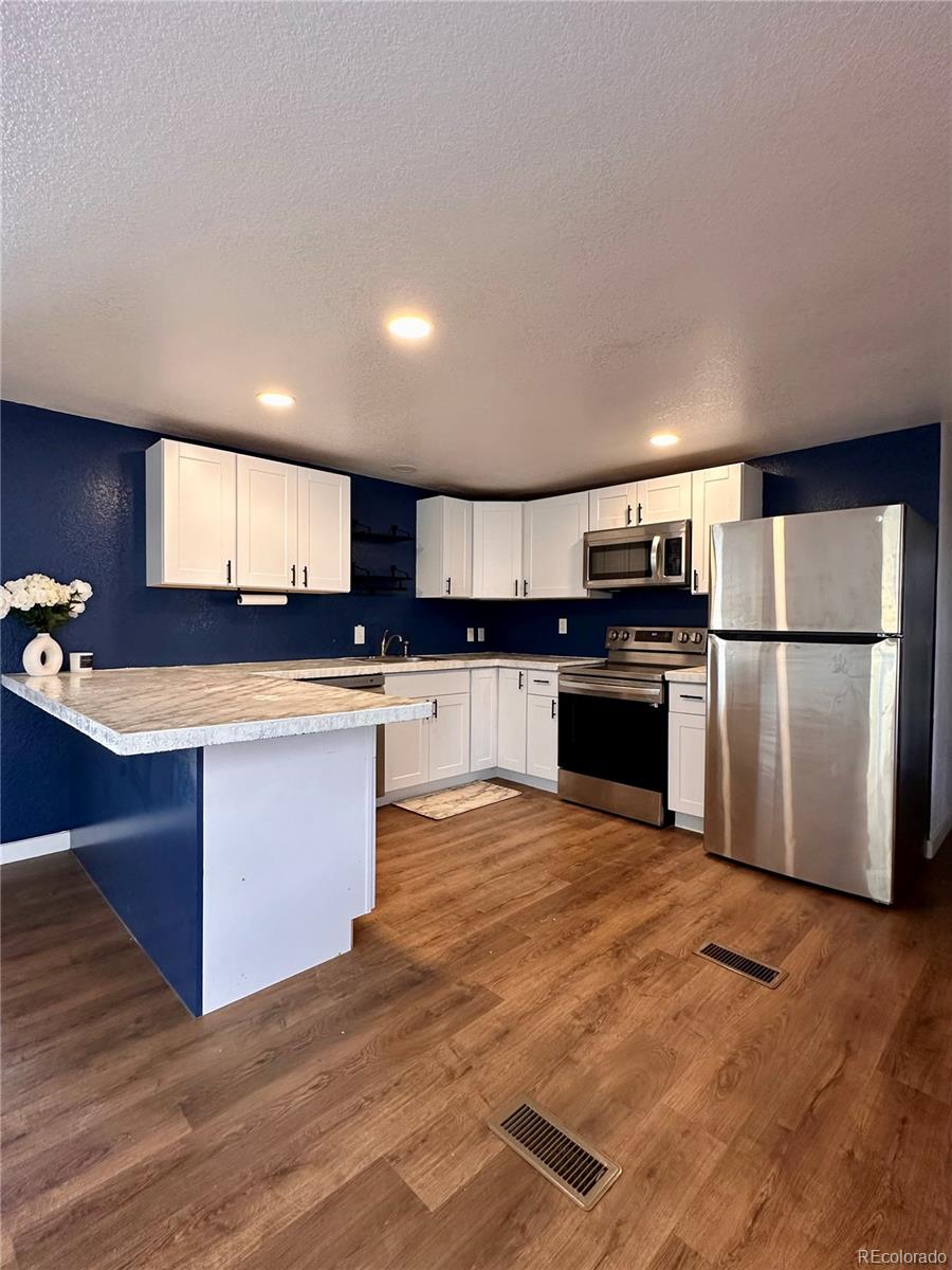 575 2nd Street Bennett, CO 80102 - Photo 7 of 10