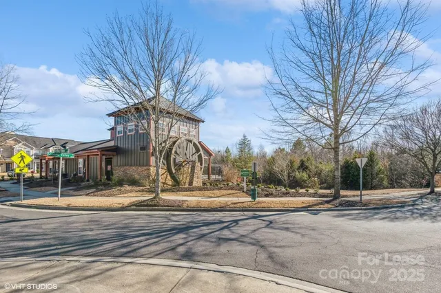 $1,695 | 2327 Crosscut Drive, Charlotte, NC 28214