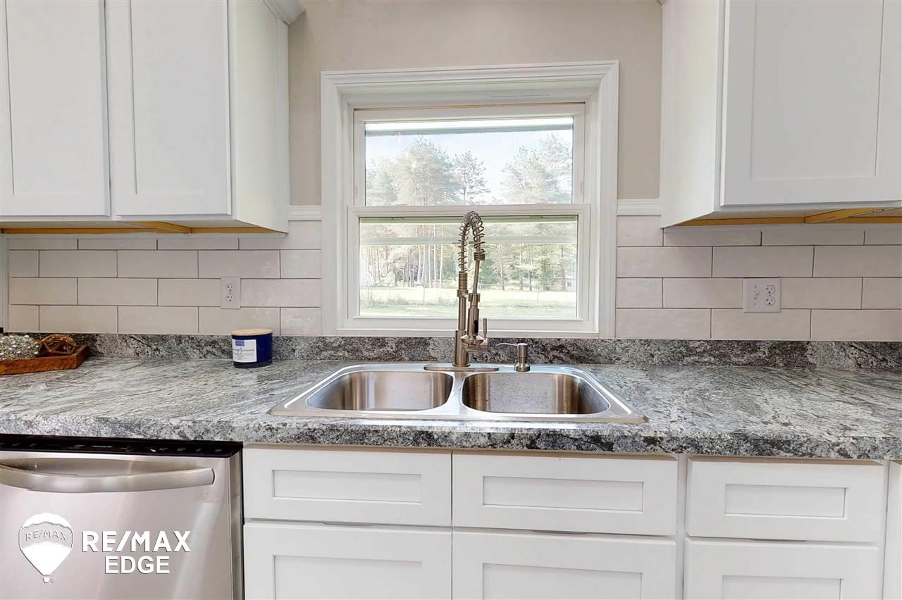 9498 Hubbard Road Davison, MI 48423 - Photo 13 of 63