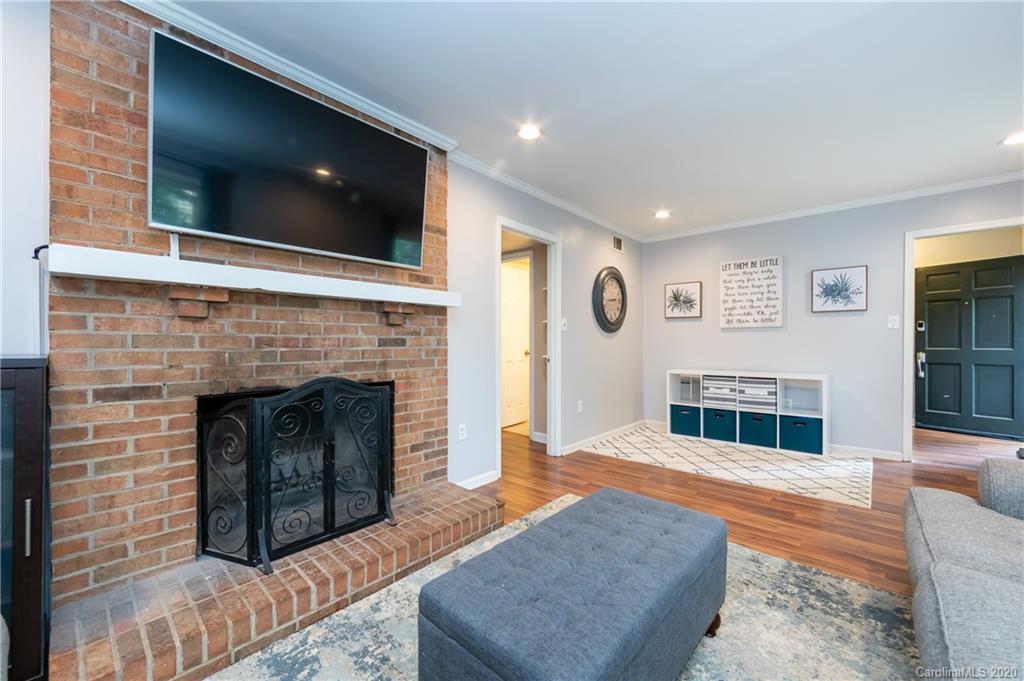 906 Falls Church Road Charlotte, NC 28270 - Photo 11 of 48 Gallery Image 11