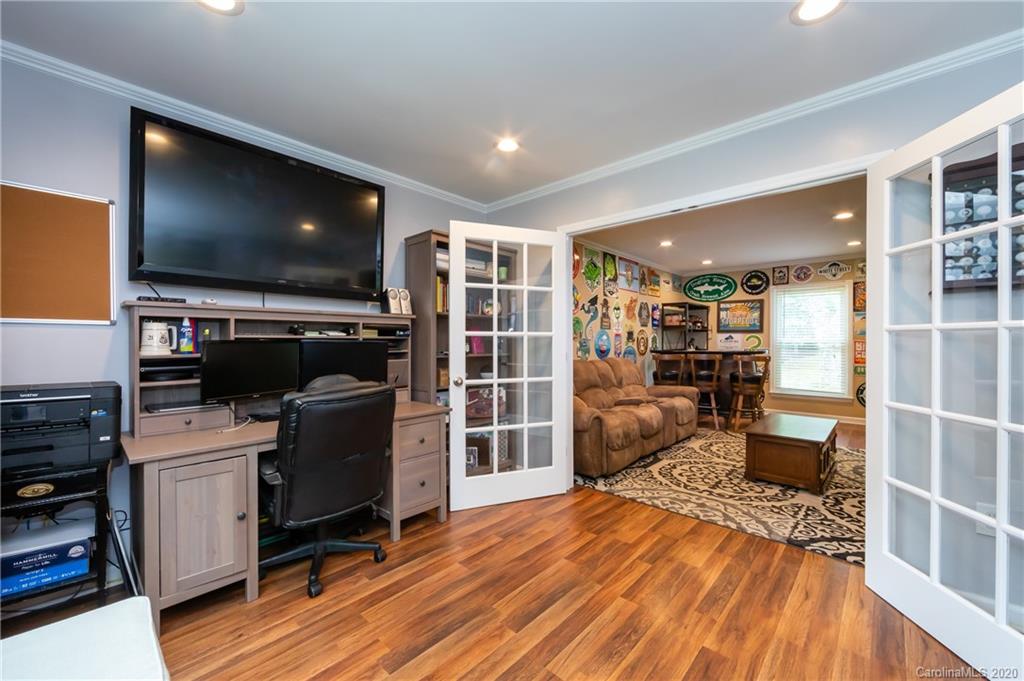 906 Falls Church Road Charlotte, NC 28270 - Photo 26 of 48 Gallery Image 26