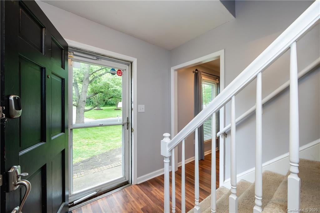 906 Falls Church Road Charlotte, NC 28270 - Photo 4 of 48 Gallery Image 4