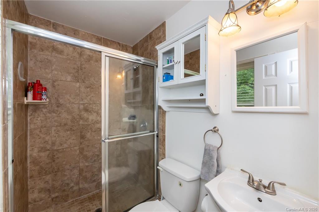906 Falls Church Road Charlotte, NC 28270 - Photo 32 of 48 Gallery Image 32