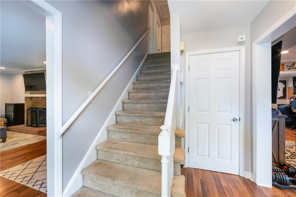 906 Falls Church Road Charlotte, NC 28270 - Photo 5 of 48 Gallery Image 5
