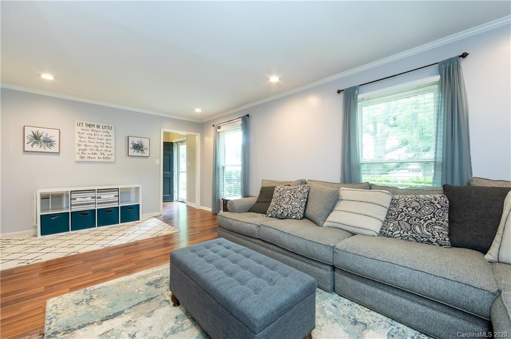 906 Falls Church Road Charlotte, NC 28270 - Photo 7 of 48 Gallery Image 7