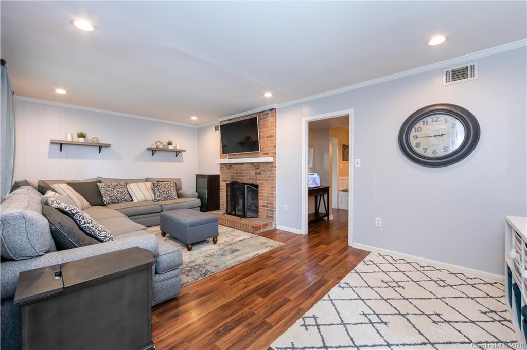 906 Falls Church Road Charlotte, NC 28270 - Photo 9 of 48 Gallery Image 9