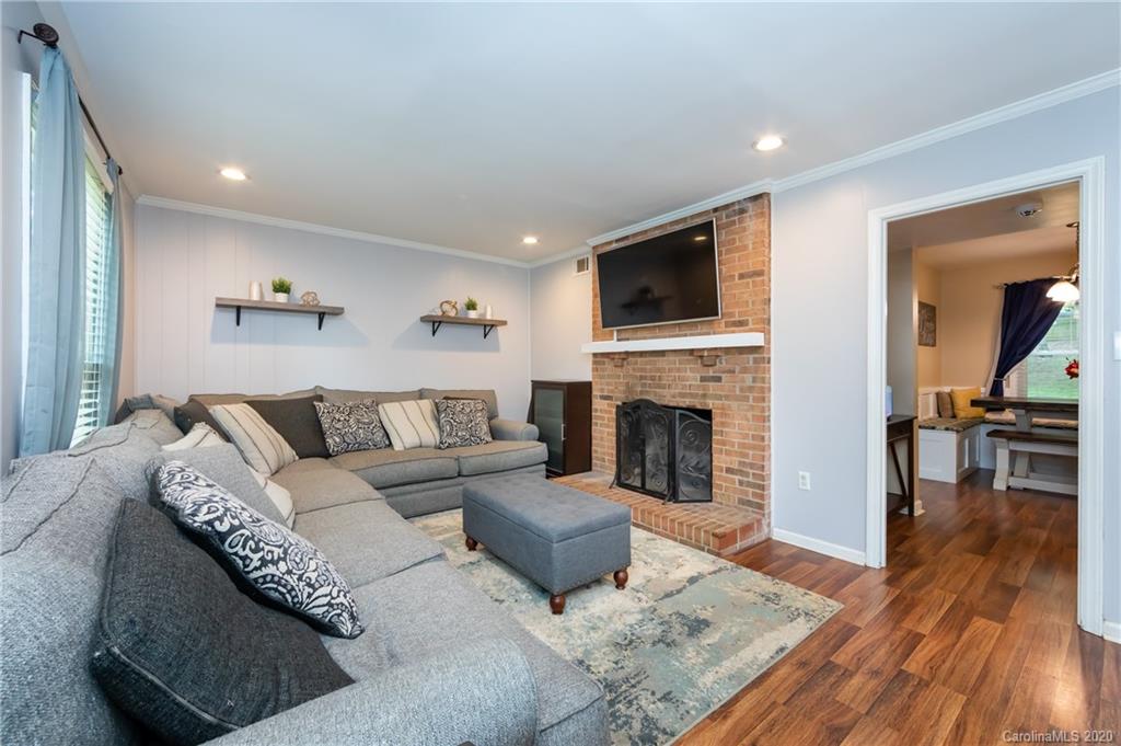 906 Falls Church Road Charlotte, NC 28270 - Photo 10 of 48 Gallery Image 10