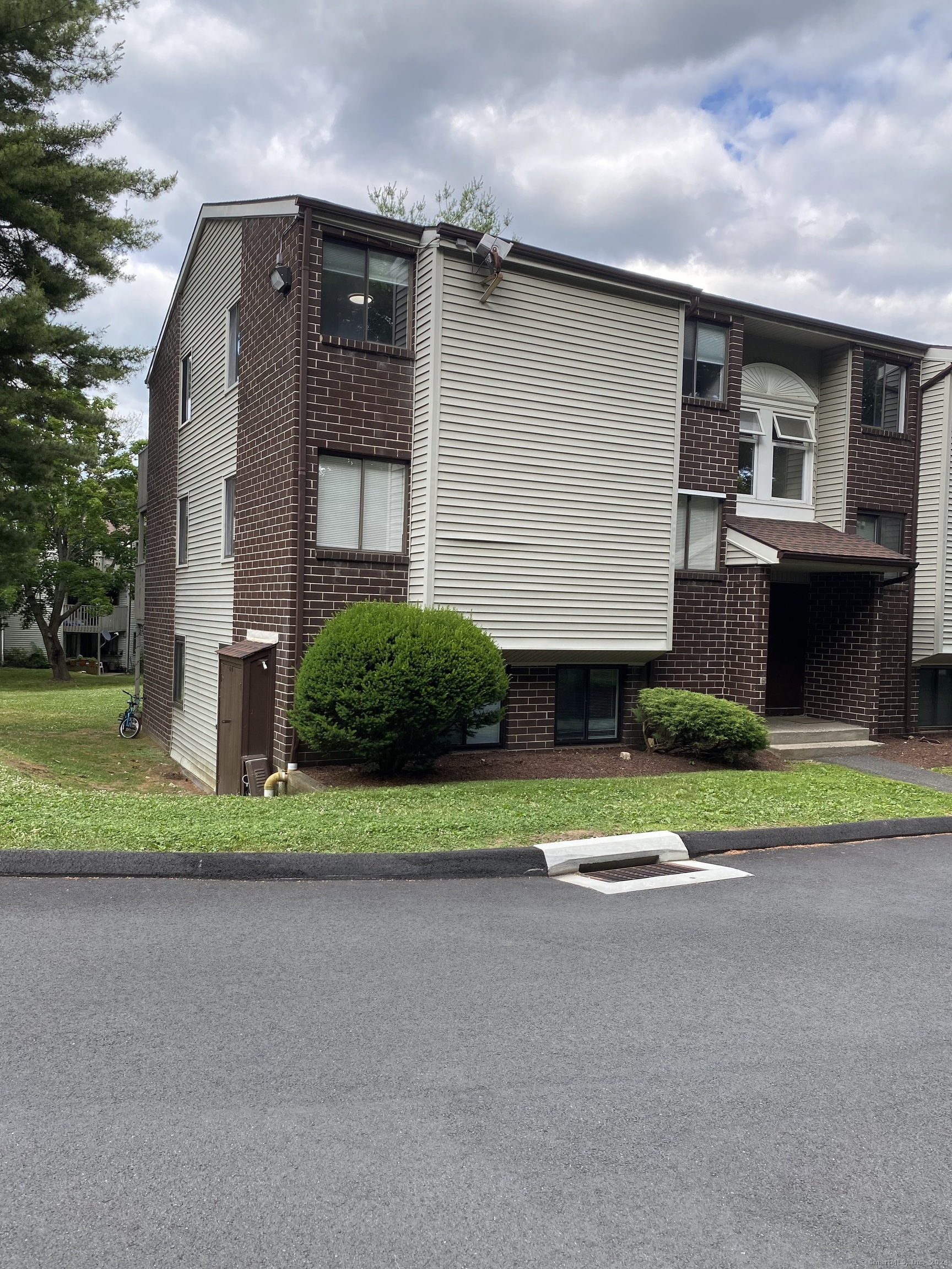 7 Padanaram Road, Unit E103 Danbury, CT 06811 - Photo 1 of 1